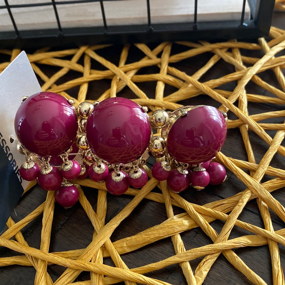NWT!! Old Navy stretch bracelet.